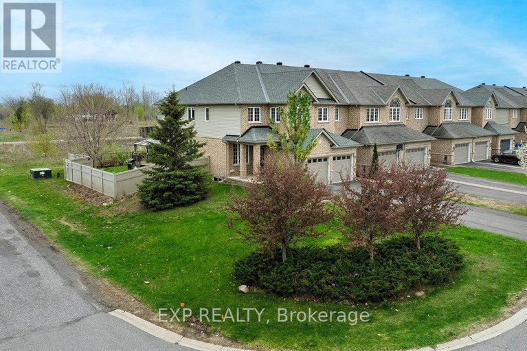 28382444/6768-breanna-cardill-street/greely/ottawa/ontario/K4P0C3_1