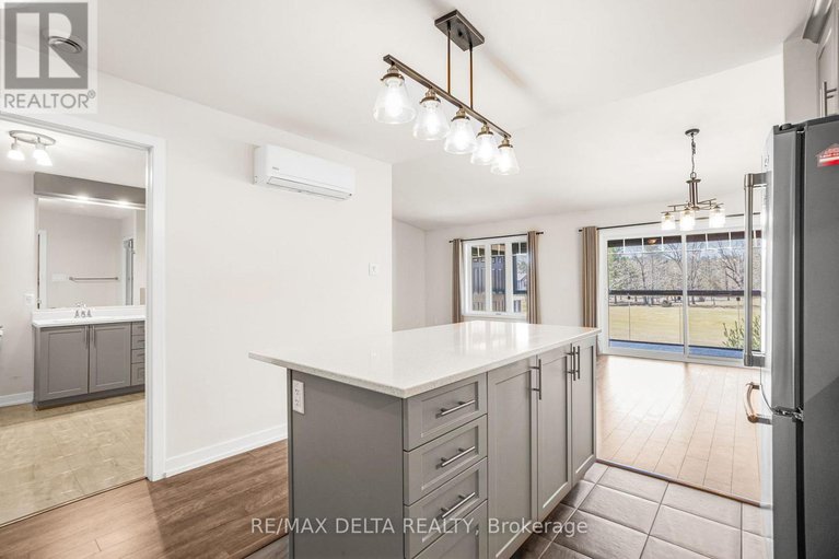 28577157/282-306-masters-lane/town-of-rockland/clarence-rockland/ontario/K4K0L3_16