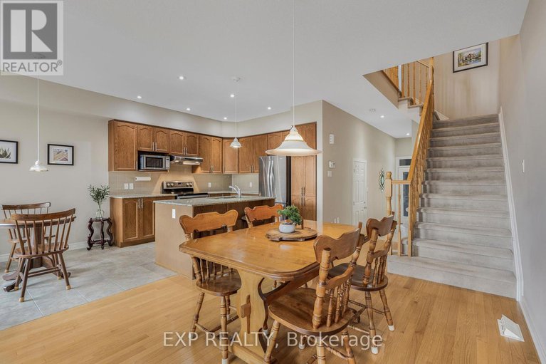 28589482/326-trailsedge-way/mer-bleuebradley-estatesanderson-park/ottawa/ontario/K1W0G6_11