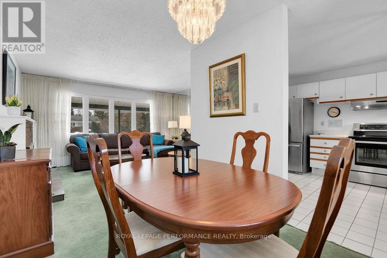 29450823/9-kilmory-crescent/borden-farmstewart-farmcarleton-heightsparkwood-hills/ottawa/ontario/K2E6M9_13