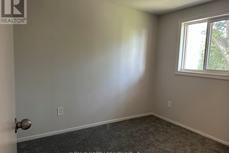 28652474/3-1408-foxwell-street/pineview/ottawa/ontario/K1B5J4_14