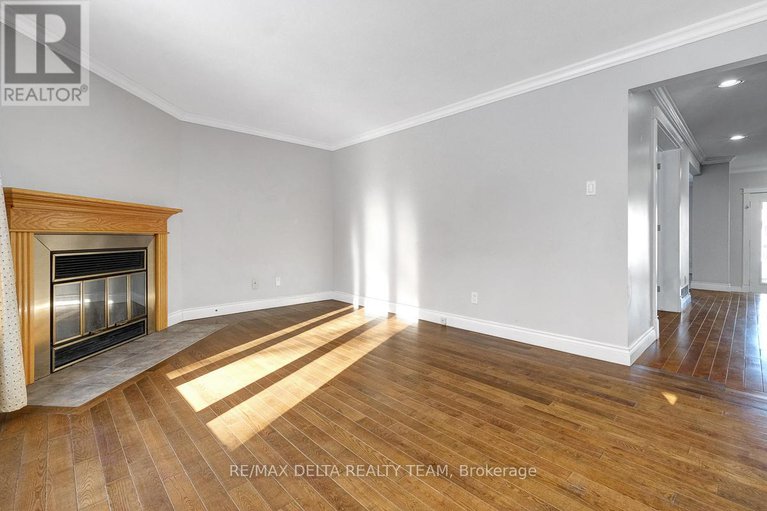 29424744/1662-hunters-run-drive-w/chapel-hill/ottawa/ontario/K1C2H3_21