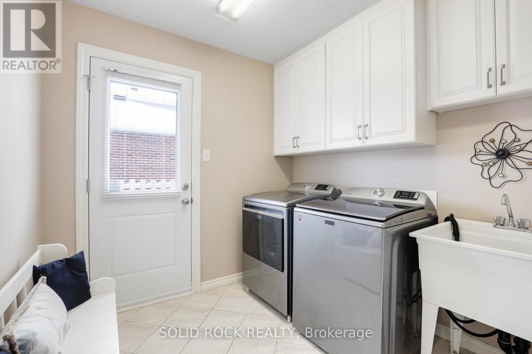 29419205/26-paula-crescent/sheahan-estatestrend-village/ottawa/ontario/K2H9A4_17