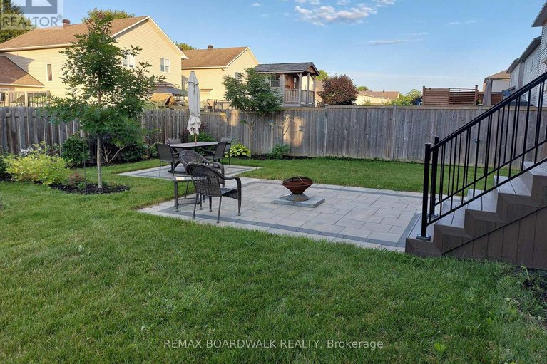 29403238/87-cobblestone-drive/village-of-russell/russell/ontario/K4R0B2_36