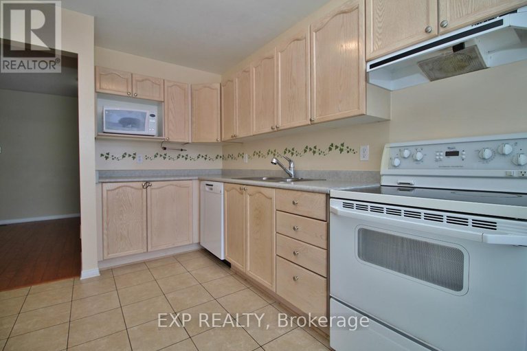 28815931/2127-lauzon-street/fallingbrookgardenway-south/ottawa/ontario/K4A3K7_10