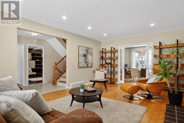 29372454/18-pentland-crescent/beaverbrook/ottawa/ontario/K2K1V5_12