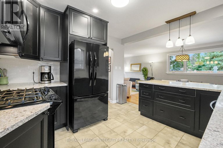 28810538/840-cork-street/elmvale-acres/ottawa/ontario/K1G1Y2_17