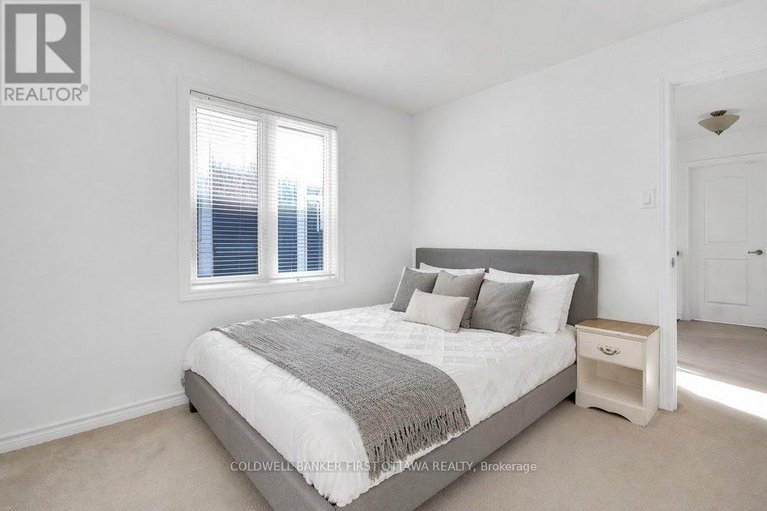 29649584/4852-abbott-street-e/emerald-meadowstrailwest/ottawa/ontario/K2S1E7_21