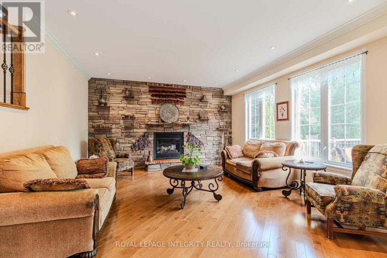 28715997/313-eckerson-avenue/stittsville-south/ottawa/ontario/K2S0K8_17