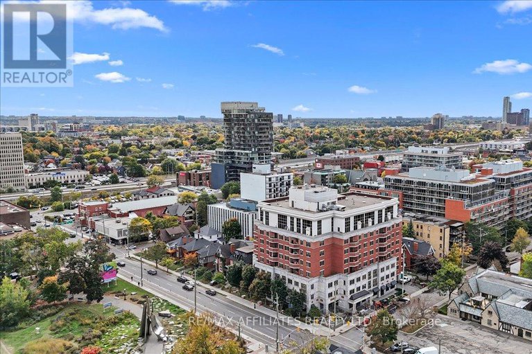 29179577/ph804-320-mcleod-street/ottawa-centre/ottawa/ontario/K2P1A3_46
