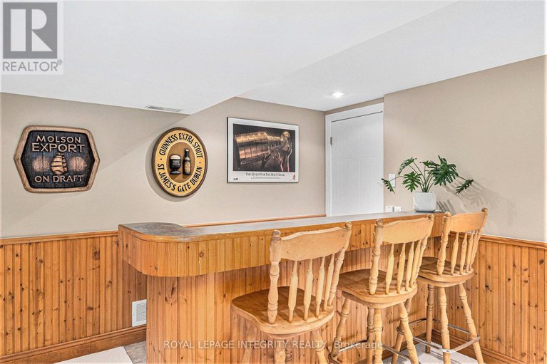28620612/16-ember-glow-court/stittsville-central/ottawa/ontario/K2S1C3_29