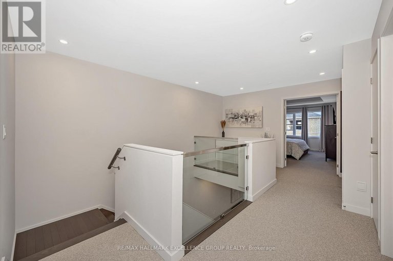 29639073/677-honeydew-street/riverside-southgloucester-glen/ottawa/ontario/K1X0K5_17