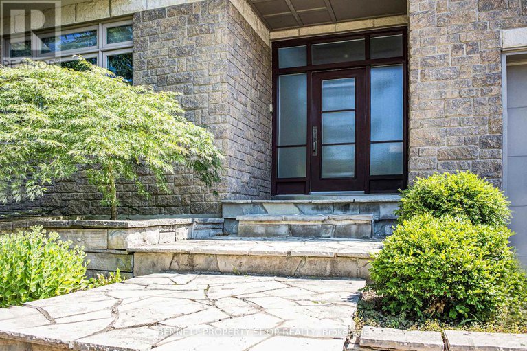 28832274/1934-lenester-avenue/mckellar-heightsglabar-park/ottawa/ontario/K2A1J9_2
