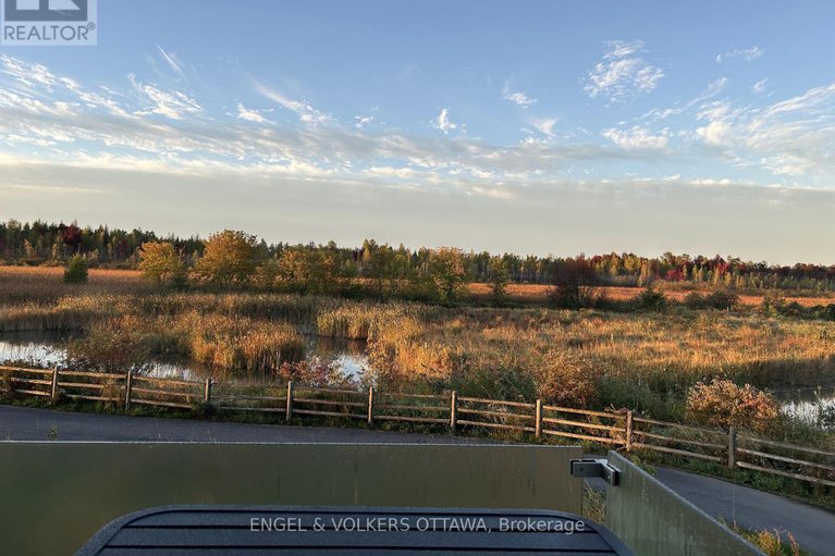 29357052/134-winterhaven-drive/mer-bleuebradley-estatesanderson-park/ottawa/ontario/K1W0H4_43