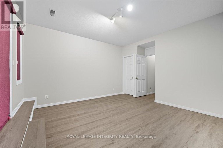 29117154/4-2949-richmond-road/britannia-heights/ottawa/ontario/K2B6S6_36