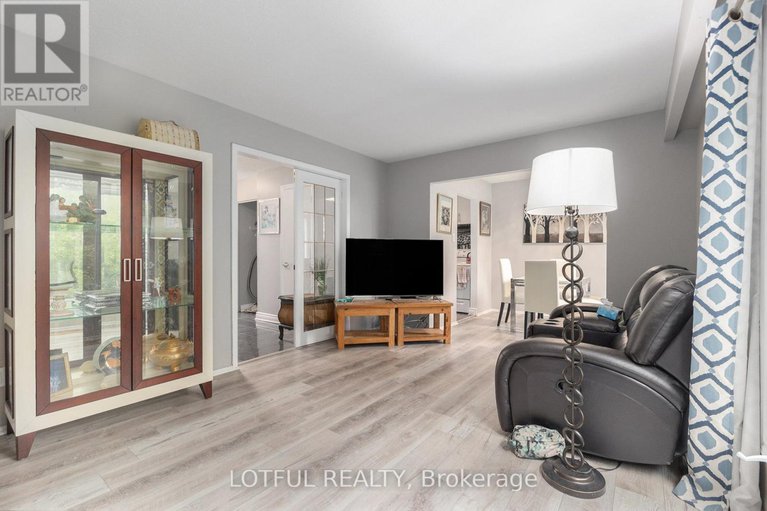 28448993/1134-alenmede-crescent/fairfield-heights/ottawa/ontario/K2B8H3_5