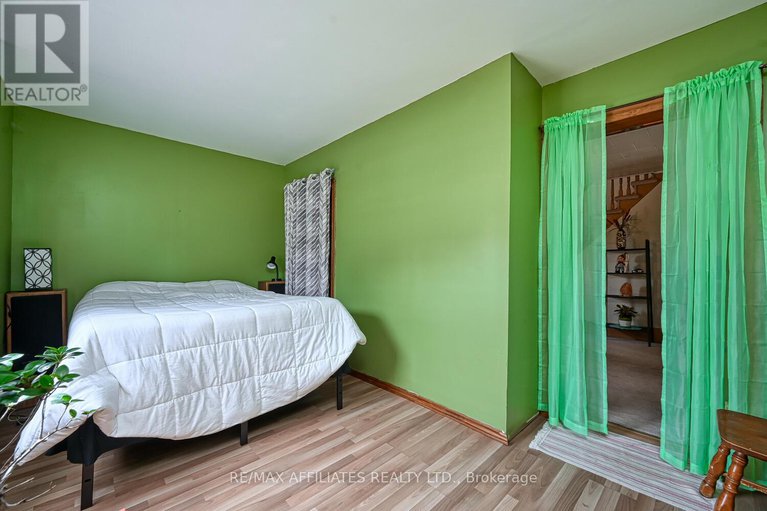 28756533/60-chambers-street/smiths-falls/smiths-falls/ontario/K7A2Y6_28