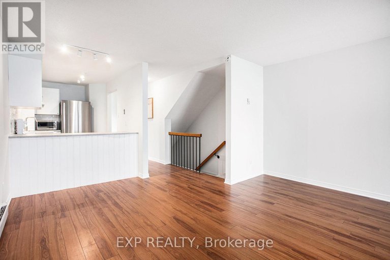 28822296/6603a-6603-bilberry-drive/convent-glen-north/ottawa/ontario/K1C4N5_9