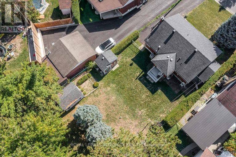 29312140/39-appleford-street/cardinal-heights/ottawa/ontario/K1J6T7_38