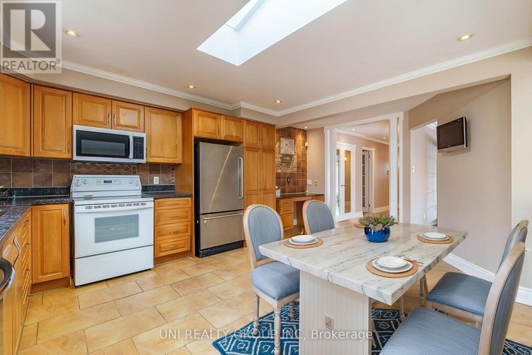 29578391/17-forest-park-avenue/city-viewskylinefisher-heightsparkwood-hills/ottawa/ontario/K2E5A2_7