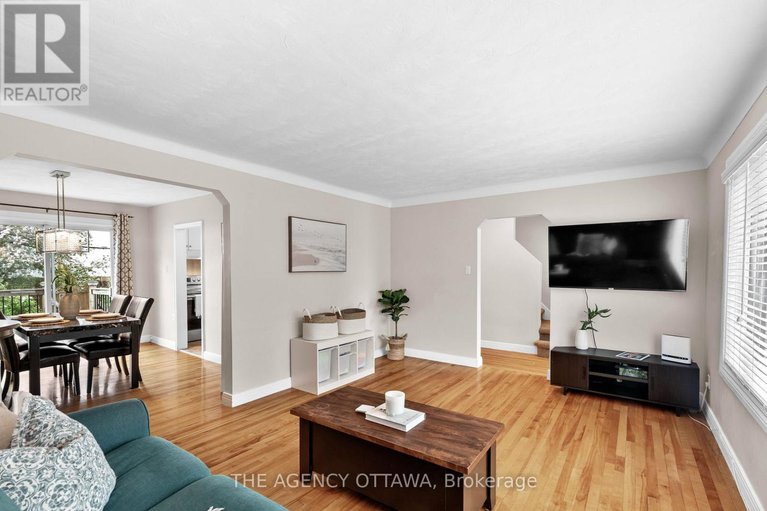 28490663/659-alesther-street/overbrookcastle-heights/ottawa/ontario/K1K1H8_4