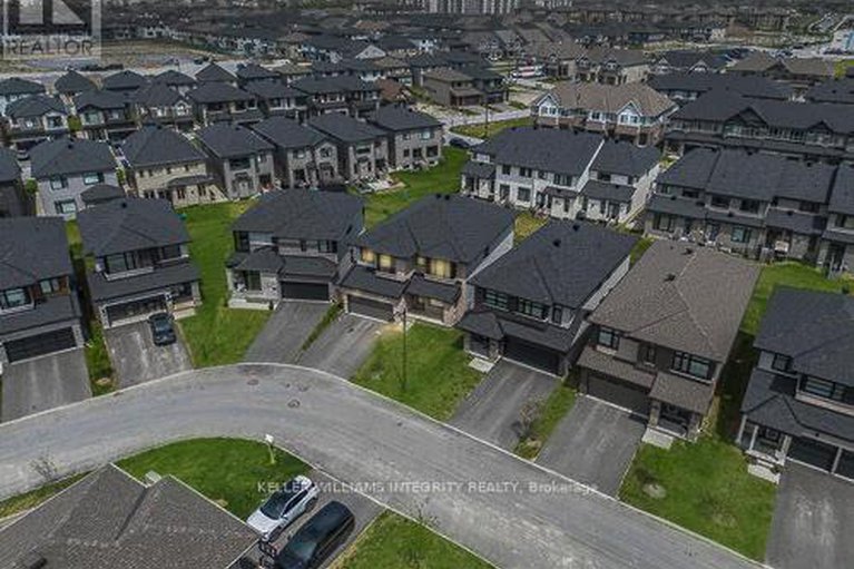 28318232/429-turmeric-court/stittsville-south/ottawa/ontario/K2S2X8_42
