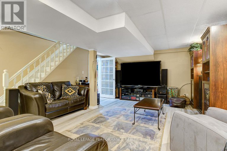 29396935/6255-fortune-drive/convent-glen-north/ottawa/ontario/K1C2B7_23