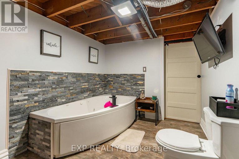 29159203/635-front-road-w/champlain-twp/champlain/ontario/K0B1K0_26