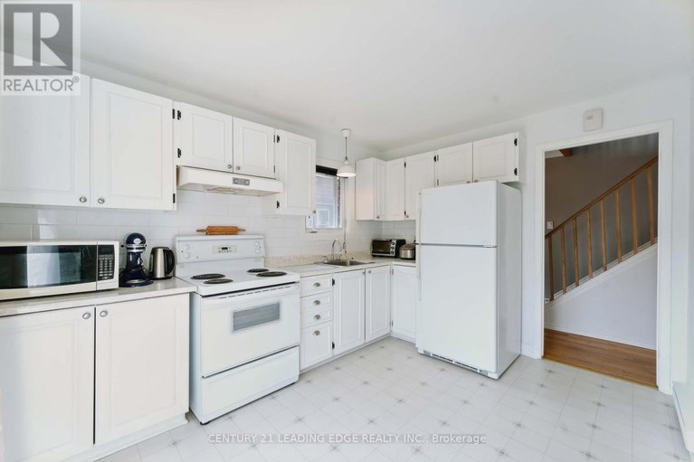 28453715/64-3691-albion-road/sawmill-creektimbermill/ottawa/ontario/K1T1P2_9