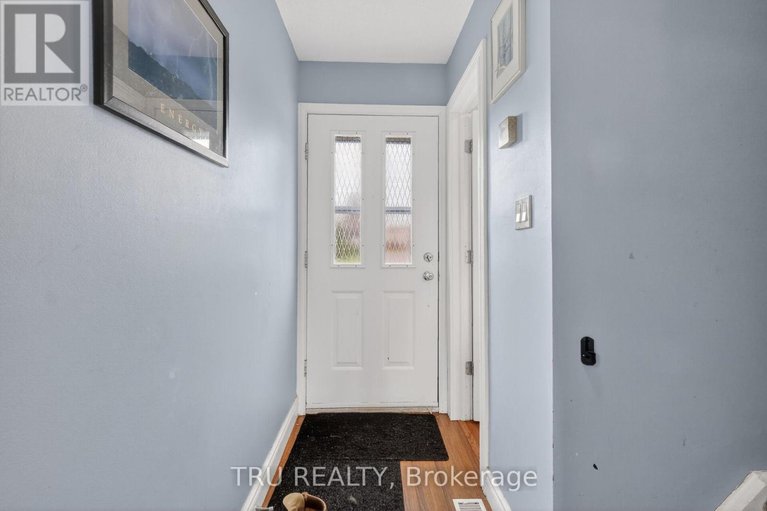 29689046/369-mockingbird-drive/chatelaine-village/ottawa/ontario/K1E2A6_2