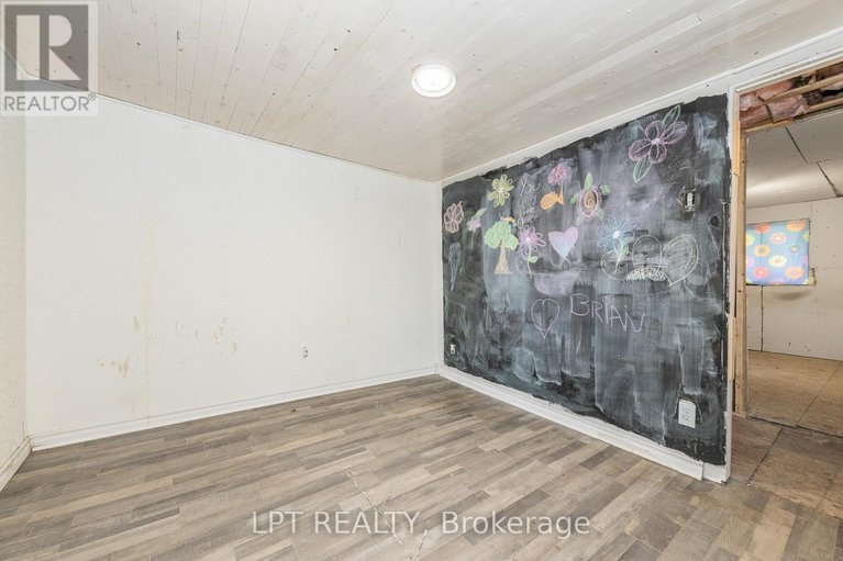 28900708/7-broadway-street/north-grenville-twp-kemptville-south/north-grenville/ontario/K0G1J0_22