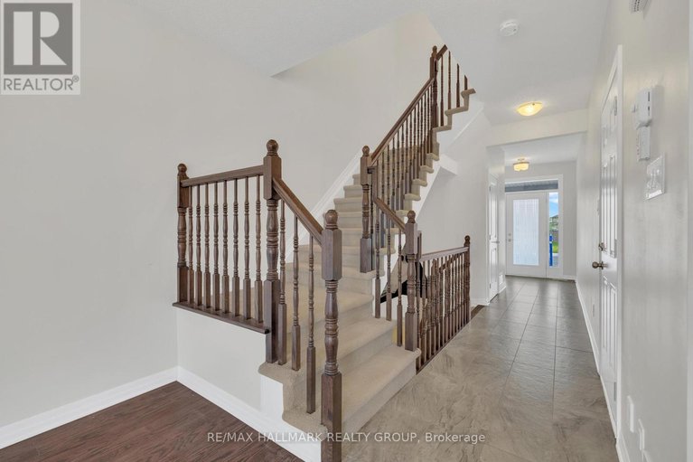 28617681/1022-cobble-hill-drive/cedargrovefraserdale/ottawa/ontario/K2J0J7_11