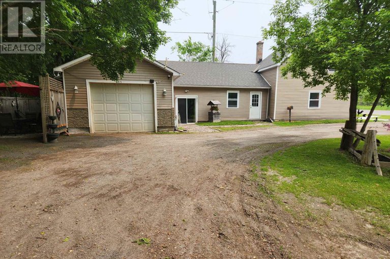 28431924/215-division-street-s/mcnabbraeside-twps/mcnabbraeside/ontario/K7S3C7_30