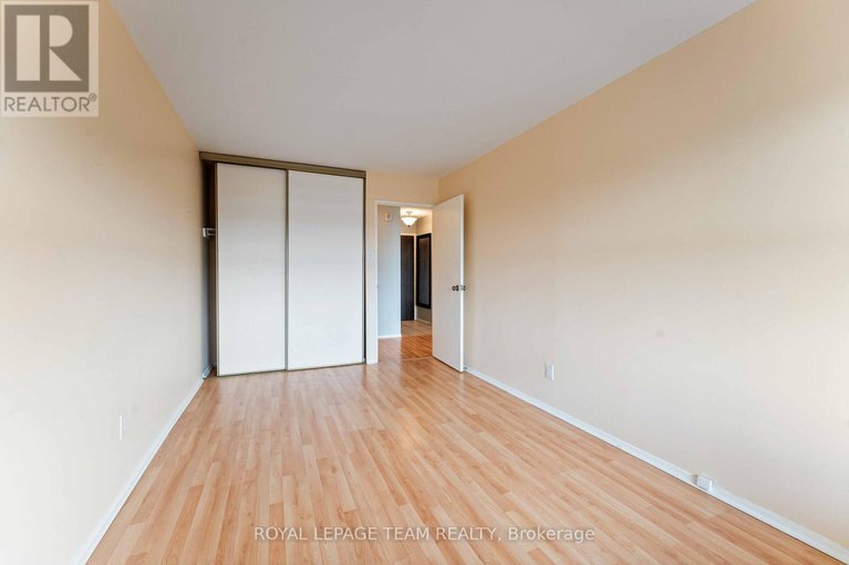 28568196/2005-1785-frobisher-lane/riverview-park/ottawa/ontario/K1G3T7_17