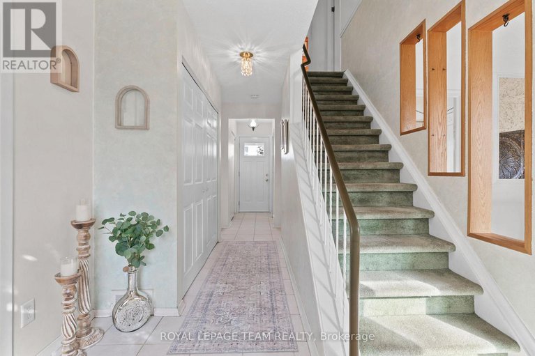 28819886/95-coburn-avenue/glencairnhazeldean/ottawa/ontario/K2L1G4_3