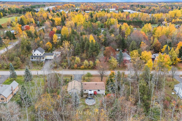 29038765/4-black-walnut-road/north-grenville-twp-kemptville-east/north-grenville/ontario/K0G1J0_33