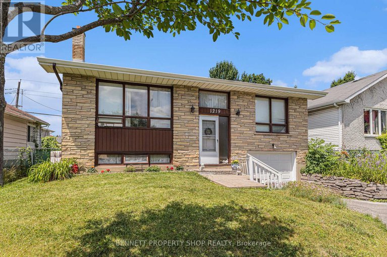 28615266/1219-vancouver-avenue/ellwood/ottawa/ontario/K1V6V2_2