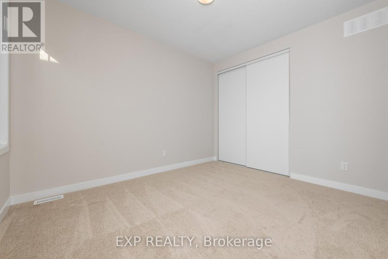 28594727/611-terrier-circle/goulbourn-twp-from-franktown-rdsouth-to-rideau/ottawa/ontario/K0A2Z0_29