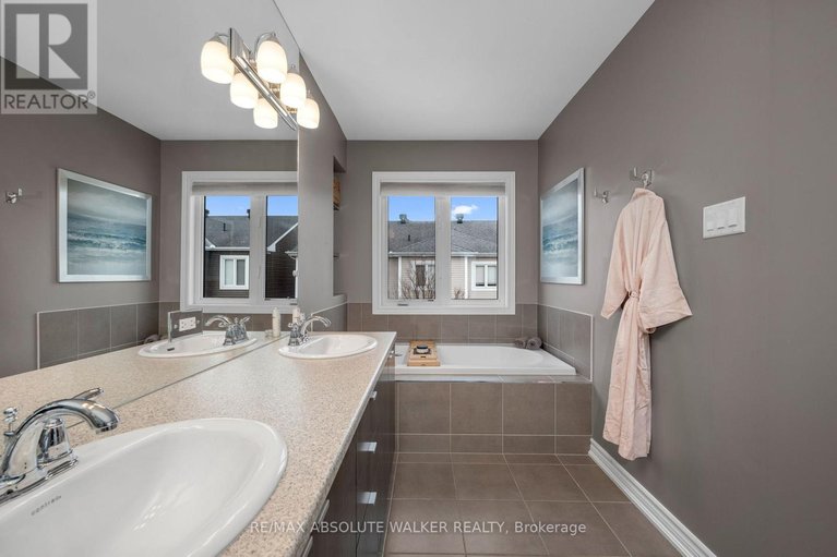 29565287/207-rivertree-street/emerald-meadowstrailwest/ottawa/ontario/K2M0J4_29