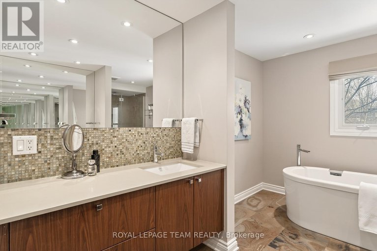 29413398/729-ludgate-court/beaconwood/ottawa/ontario/K1J8K8_29