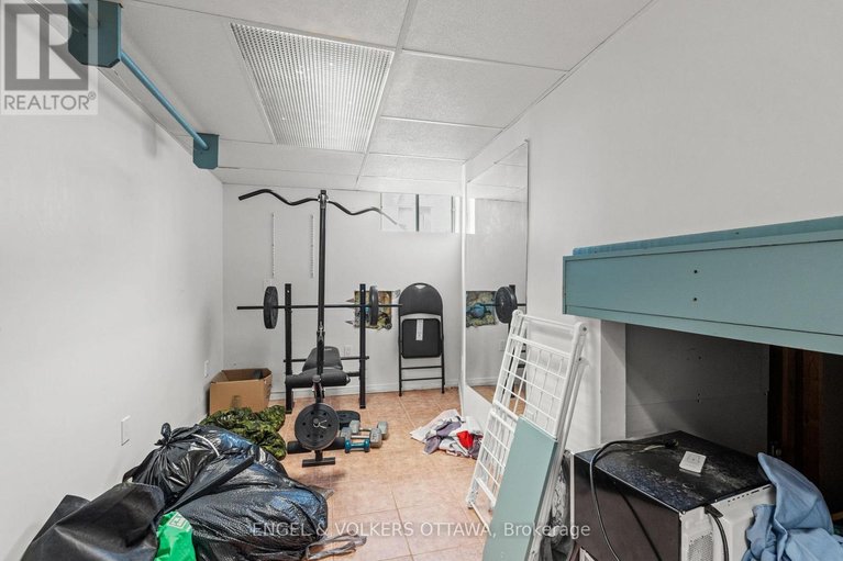 29526299/1372-ridgedale-street/emerald-woodssawmill-creek/ottawa/ontario/K1T1C5_28