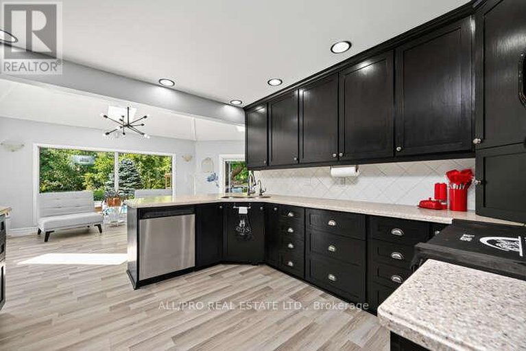 28721991/1144-rideau-bend-crescent/manotick-east-to-manotick-station/ottawa/ontario/K4M1B5_14