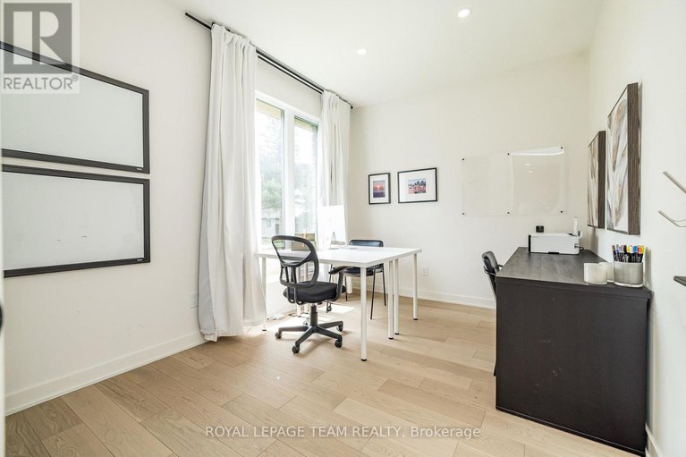 28678296/1995-lenester-avenue/mckellar-heightsglabar-park/ottawa/ontario/K2A1K4_15