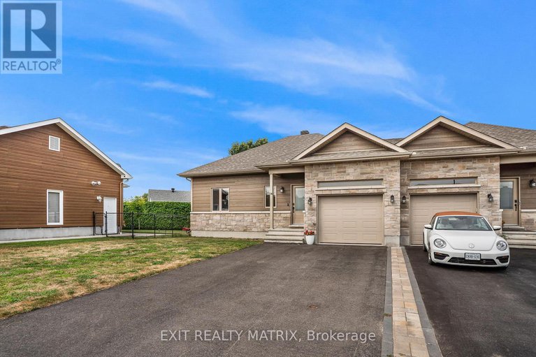 28716853/16-julien-street/lorignal/champlain/ontario/K0B1K0_3