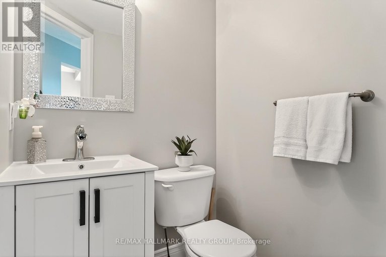 29566256/1464-bonneville-crescent/orleanssunridge/ottawa/ontario/K1C7N2_7