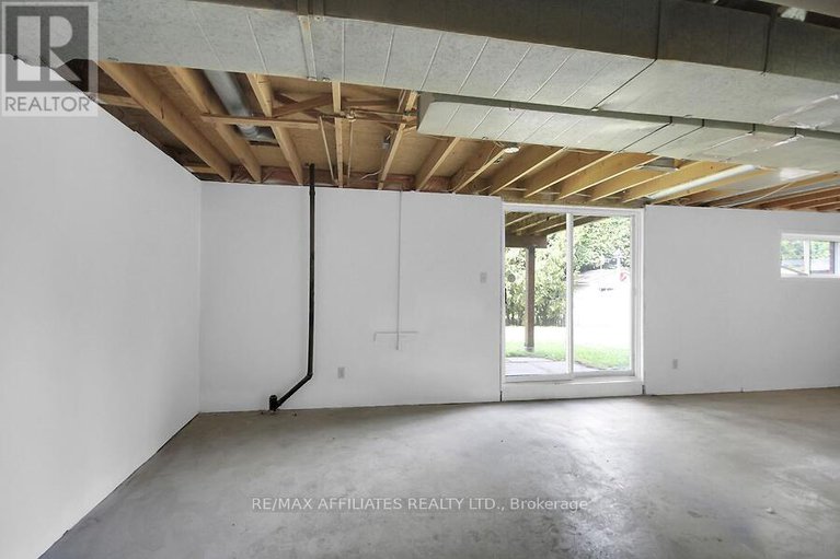 29024113/23-tamblyn-crescent/katimavik/ottawa/ontario/K2L3A5_31