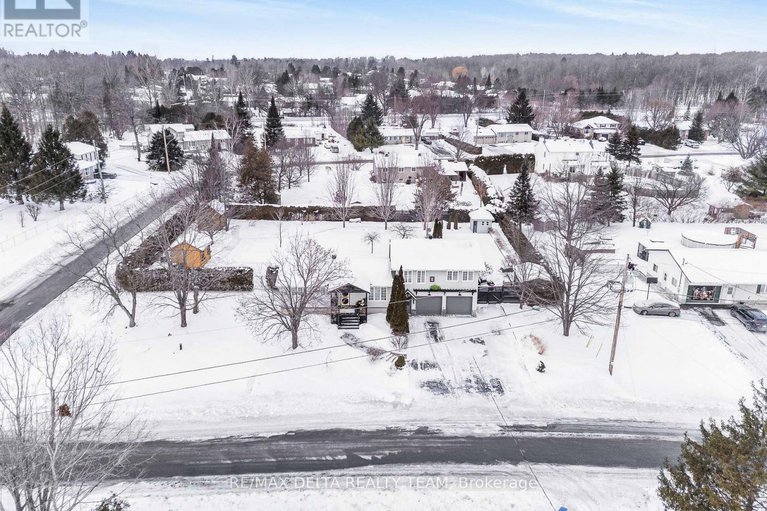 29348582/261-agathe-street/clarencerockland-twp/clarence-rockland/ontario/K4K1K7_32