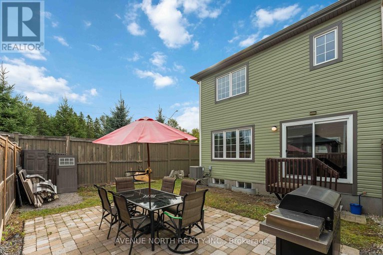 28804208/563-foxlight-circle/emerald-meadowstrailwest/ottawa/ontario/K2M0L9_30