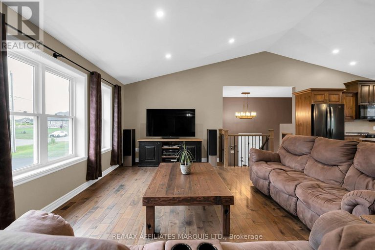 28797293/6840-lalonde-boulevard/south-glengarry-charlottenburgh-twp/south-glengarry/ontario/K0C2E0_8