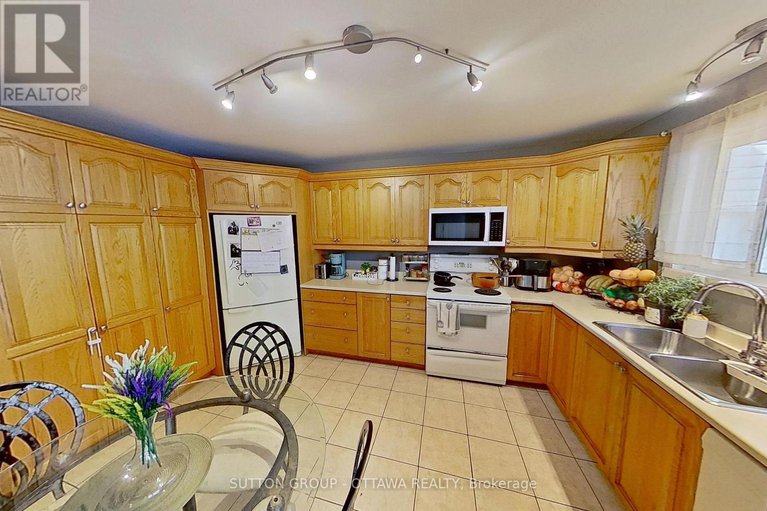 28916928/1000-adley-road-n/carson-grove/ottawa/ontario/K1J8B9_19